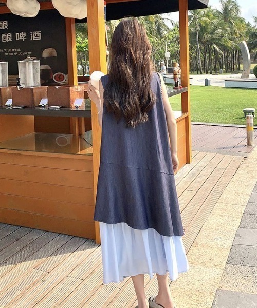 LUCPY（ラクピー）の「配色レイヤードノースリーブロングワンピース（ワンピース・レディース・ネイビー・X-LARGE/LARGE/MEDIUM/SMALL）」の3枚目の写真