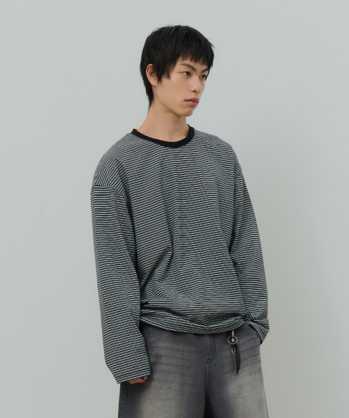 DESIRED(デシレッド)の「刺繍ストライプ長袖Tシャツ-FASK5103B03(Tシャツ/カットソー・レディース・ブラック・MEDIUM/LARGE/X-LARGE)」の5枚目の写真
