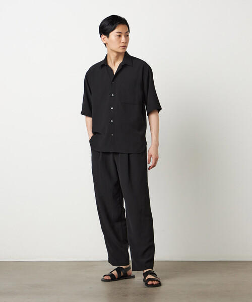 COMME CA ISM(コムサイズム)の「楊柳ポリエステル ショートポイントカラー リラックス半袖シャツ(シャツ/ブラウス・メンズ・ブラック/チャコール・LARGE/MEDIUM)」の4枚目の写真