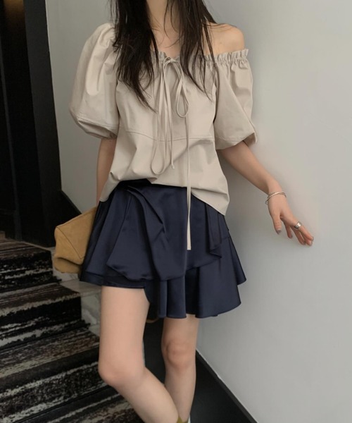 FAVORITO(ファヴォリート)の「パフスリーブシャツ(シャツ/ブラウス・レディース・ホワイト/ベージュ・F)」の3枚目の写真