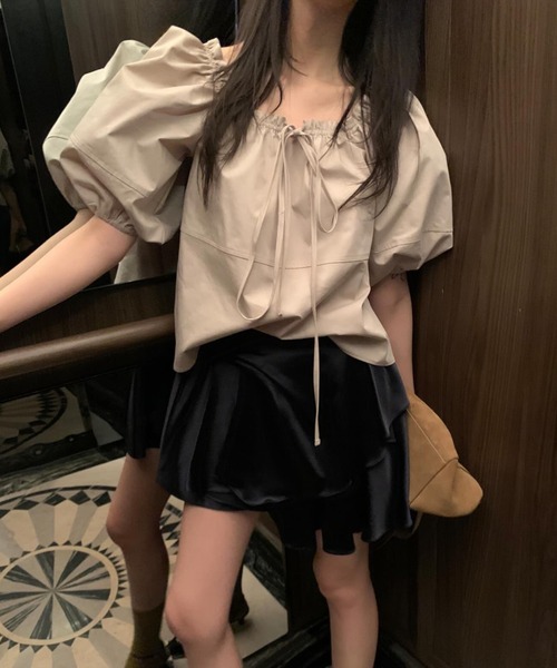 FAVORITO(ファヴォリート)の「パフスリーブシャツ(シャツ/ブラウス・レディース・ホワイト/ベージュ・F)」の4枚目の写真
