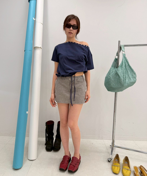 Oriens JOURNAL STANDARD（オリエンス ジャーナルスタンダード）の「ボタンオフショルダーTシャツ（Tシャツ/カットソー・レディース・パープル/ネイビー/モスグリーン・FREE）」の4枚目の写真