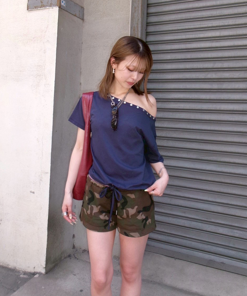 Oriens JOURNAL STANDARD（オリエンス ジャーナルスタンダード）の「ボタンオフショルダーTシャツ（Tシャツ/カットソー・レディース・パープル/ネイビー/モスグリーン・FREE）」の5枚目の写真