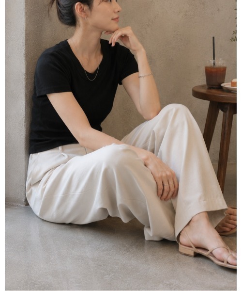 FAZVY（ファズビー）の「UネックリブTシャツ（Tシャツ/カットソー・レディース・ブラック/ホワイト・M/S）」の8枚目の写真