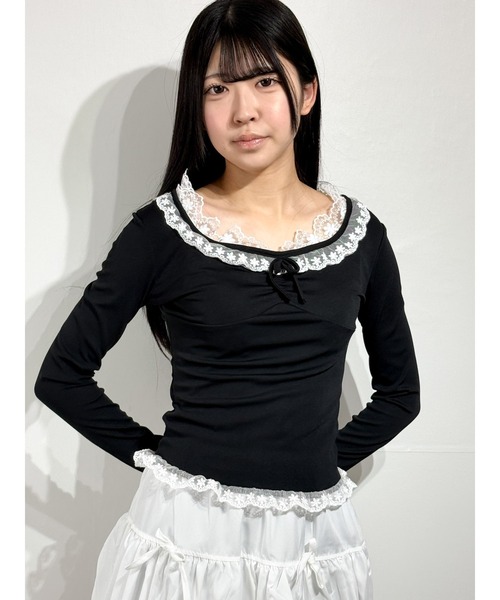 marcydorn(マーシードルン)の「レースフリルネック リブトップス シアー切替 フェミニンタイトカットソー(Tシャツ/カットソー・レディース・ブラック・S/M/L)」の11枚目の写真