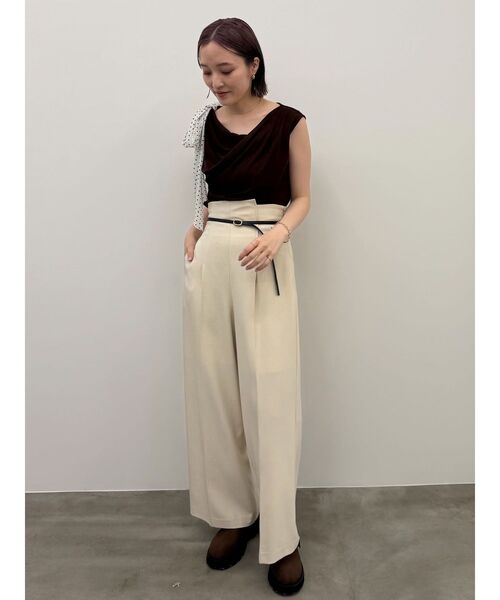 LAGUNAMOON(ラグナムーン)の「バイカラーベルトパンツ(その他パンツ・レディース・ボルドー/アイボリー/チャコールグレー・SMALL/MEDIUM)」の17枚目の写真