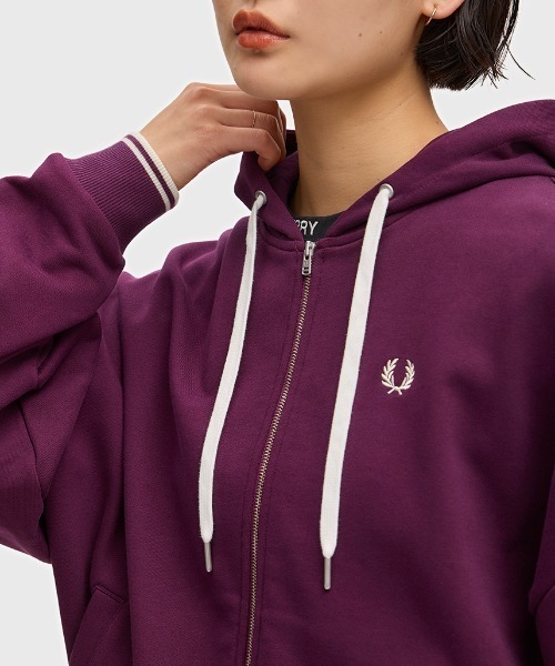 FRED PERRY（フレッドペリー）の「Hooded Zip-Through Sweatshirt／フード付きジップスルースウェット（パーカー・レディース・プラム/チャコールグレー・12/10）」の16枚目の写真