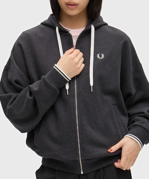 FRED PERRY（フレッドペリー）の「Hooded Zip-Through Sweatshirt／フード付きジップスルースウェット（パーカー・レディース・プラム/チャコールグレー・12/10）」の20枚目の写真