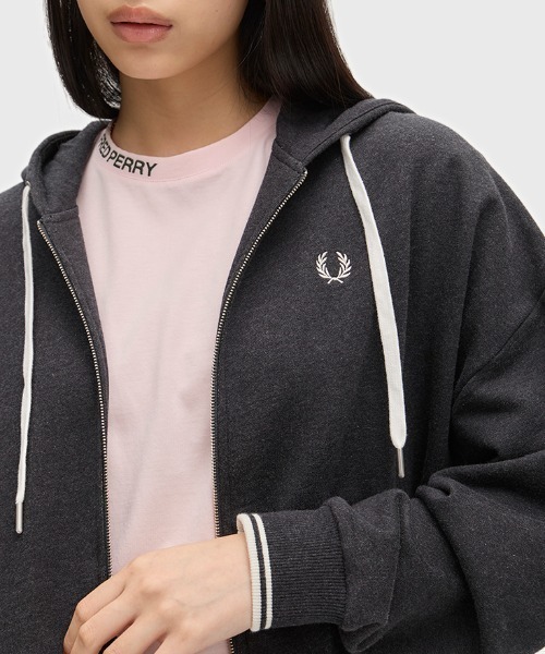 FRED PERRY（フレッドペリー）の「Hooded Zip-Through Sweatshirt／フード付きジップスルースウェット（パーカー・レディース・プラム/チャコールグレー・12/10）」の22枚目の写真