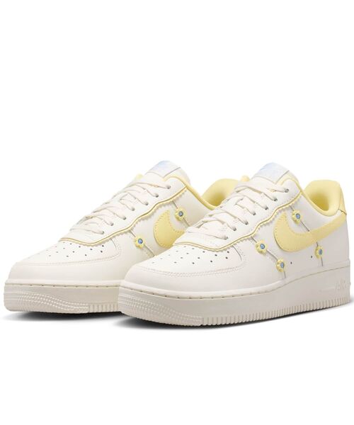 NIKE（ナイキ）の「ナイキ エア フォース 1 '07 ウィメンズシューズ / Nike Air Force 1 '07 Women's Shoes IW2348-170 Sail（スニーカー・レディース・クリーム・26/25.5/22/25/24.5/24/23.5/23/22.5）」の6枚目の写真