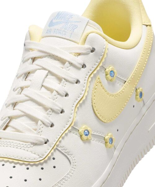 NIKE（ナイキ）の「ナイキ エア フォース 1 '07 ウィメンズシューズ / Nike Air Force 1 '07 Women's Shoes IW2348-170 Sail（スニーカー・レディース・クリーム・26/25.5/22/25/24.5/24/23.5/23/22.5）」の8枚目の写真