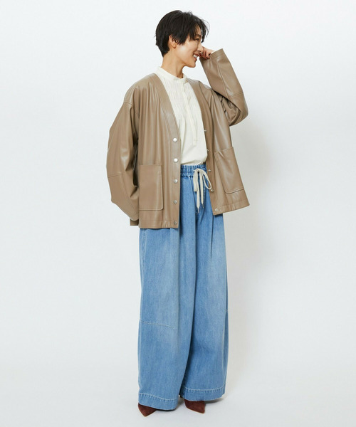 feerique（フィーリック）の「feerique フェイクレザージャケット（ノーカラージャケット・レディース・ブラック/モカ・2）」の13枚目の写真