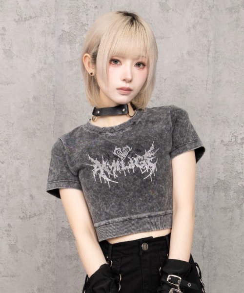 Amilige(アミリージュ)の「ケミカル加工ハートコウモリラインストーンチビTシャツ(Tシャツ/カットソー・レディース・ブラック・FREE)」の2枚目の写真