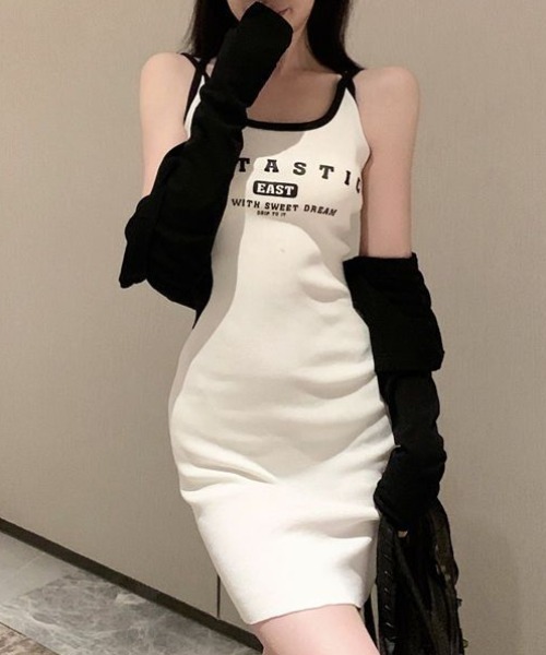 semuse(セミューズ)の「バイカラーロゴ入キャミタイトワンピース(ワンピース・レディース・ベージュ/ブラック/ホワイト・FREE)」の1枚目の写真