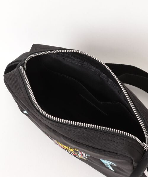 KENZO(ケンゾー)の「KENZOJUMPINGTIGERCROSSBODYBAG(メッセンジャーバッグ・メンズ・ブラック系その他・ONE SIZE)」の4枚目の写真
