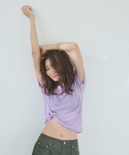 BAYFLOW(ベイフロー)の「【知久友里恵さんコラボ】アクセチャームセットTシャツ(Tシャツ/カットソー・レディース・ラベンダー/オフホワイト/ブラック・FREE)」の21枚目の写真