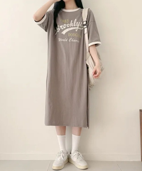 Lips（リップス）の「配色リンガーデザインが旬顔！ゆるっと着こなすロゴプリントTシャツワンピース（ワンピース・レディース・グレー/グリーン/ホワイト・FREE）」の2枚目の写真