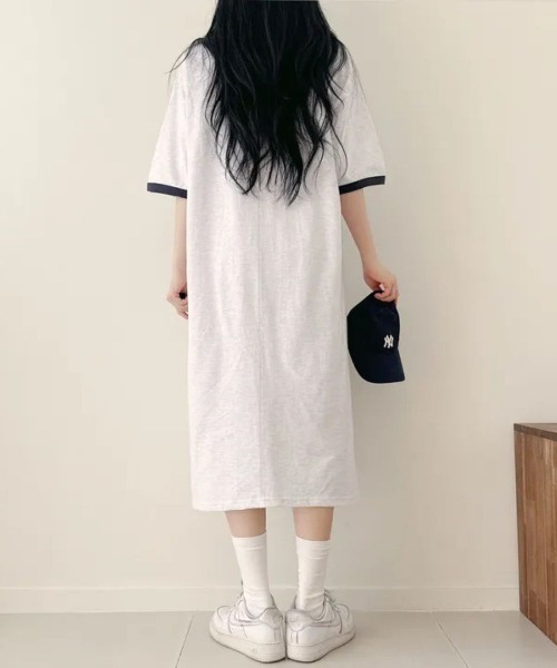 Lips（リップス）の「配色リンガーデザインが旬顔！ゆるっと着こなすロゴプリントTシャツワンピース（ワンピース・レディース・グレー/グリーン/ホワイト・FREE）」の11枚目の写真