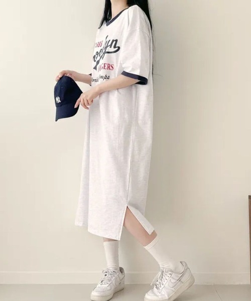 Lips（リップス）の「配色リンガーデザインが旬顔！ゆるっと着こなすロゴプリントTシャツワンピース（ワンピース・レディース・グレー/グリーン/ホワイト・FREE）」の12枚目の写真