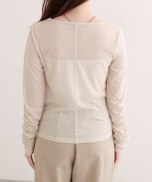 natural couture(ナチュラルクチュール)の「袖シャーリングプルオーバー(Tシャツ/カットソー・レディース・アイボリー/ライトグレー/ブラウン/ブラック/ブルー・FREE)」の13枚目の写真