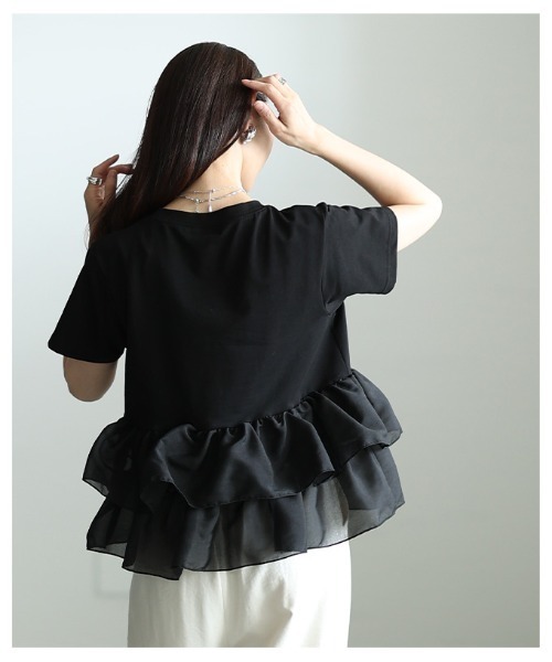 Sawa a la mode(サワアラモード)の「異素材ティアードフリルTシャツ(Tシャツ/カットソー・レディース・ブラック/オフホワイト・FREE)」の3枚目の写真