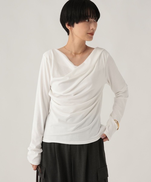 Elura(エルーラ)の「ドレープカットソー/1085685(Tシャツ/カットソー・レディース・ブラック/チャコールグレー/オフホワイト・FREE)」の6枚目の写真