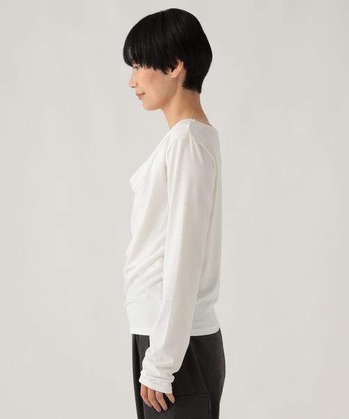 Elura(エルーラ)の「ドレープカットソー/1085685(Tシャツ/カットソー・レディース・ブラック/チャコールグレー/オフホワイト・FREE)」の15枚目の写真
