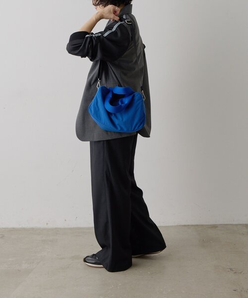 ear PAPILLONNER(イアパピヨネ)の「《撥水/軽量》メッシュハンドルボストンバッグSサイズ(ボストンバッグ・レディース・ブラック/ブルー・FREE)」の17枚目の写真