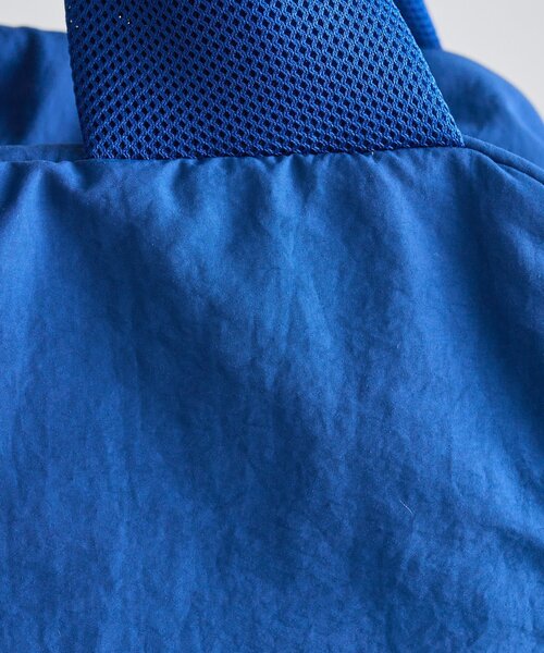 ear PAPILLONNER(イアパピヨネ)の「《撥水/軽量》メッシュハンドルボストンバッグSサイズ(ボストンバッグ・レディース・ブラック/ブルー・FREE)」の5枚目の写真
