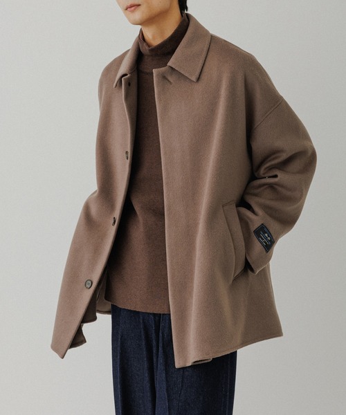 ADAM ET ROPE'(アダムエロペ)の「メリノウールダブルフェイスショートステンカラーコート(ステンカラーコート・メンズ・ブラック/グレー/ブラウン系その他・S/M/L)」の2枚目の写真
