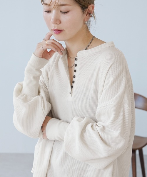 reca(レカ)の「ヘンリーネックフレアサーマルプルオーバー(Tシャツ/カットソー・レディース・トップグレー/チョコ/キナリ・FREE)」の4枚目の写真