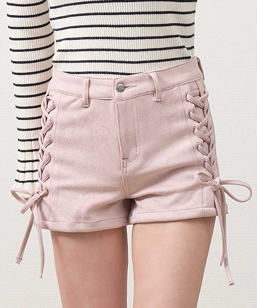 .WORKS(ドットワークス)の「ダブルレースアップショートパンツ マシュマロタッチスエード(その他パンツ・レディース・アイボリー/ブラック/ピンク・64/61)」の1枚目の写真