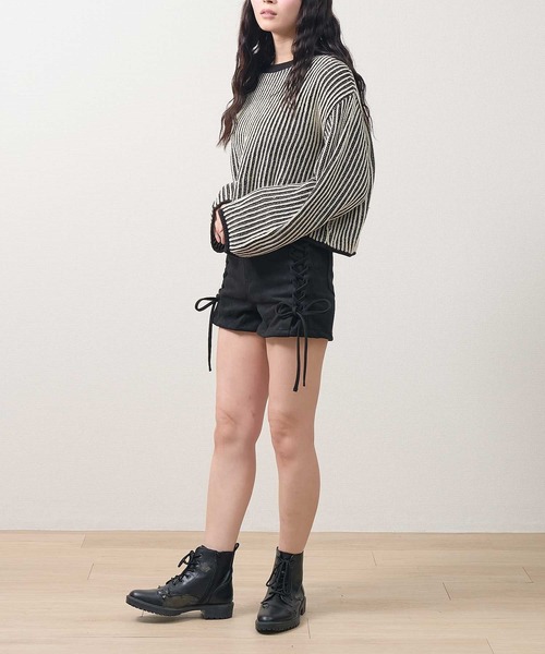.WORKS(ドットワークス)の「ダブルレースアップショートパンツ マシュマロタッチスエード(その他パンツ・レディース・アイボリー/ブラック/ピンク・64/61)」の9枚目の写真