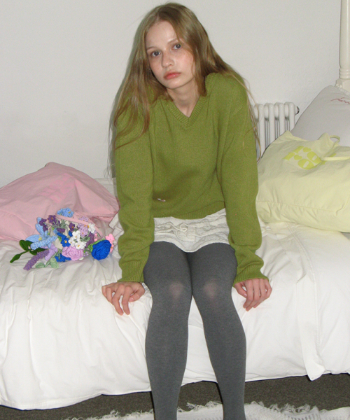 RONRON（ロンロン）の「DAILY SOFT V NECK KNIT OLIVE（ニット/セーター・レディース・その他・FREE）」の2枚目の写真