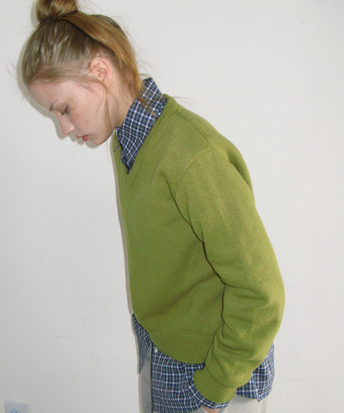 RONRON（ロンロン）の「DAILY SOFT V NECK KNIT OLIVE（ニット/セーター・レディース・その他・FREE）」の5枚目の写真