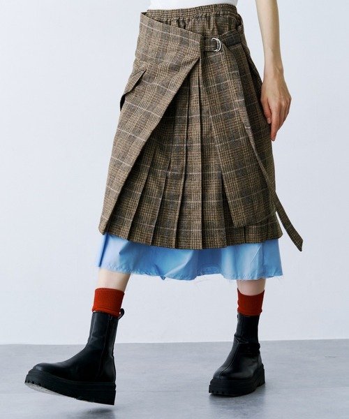 SeeSew（シーソー）の「【UNISEX】LAYERED PLEATS WRAP SKIRT/レイヤードプリーツラップスカート（スカート・レディース・ブラック/ベージュ・FREE）」の2枚目の写真