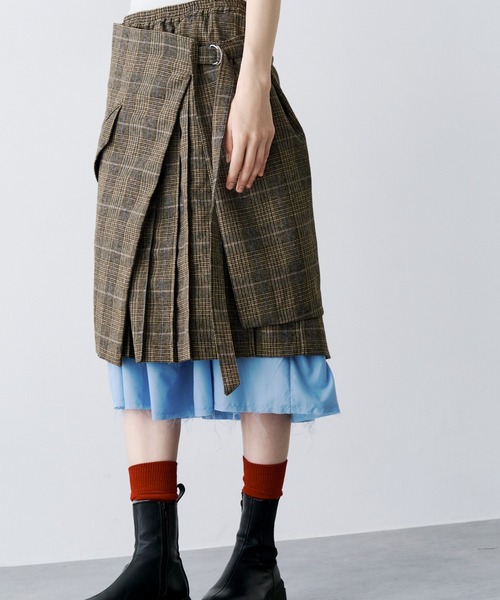 SeeSew（シーソー）の「【UNISEX】LAYERED PLEATS WRAP SKIRT/レイヤードプリーツラップスカート（スカート・レディース・ブラック/ベージュ・FREE）」の10枚目の写真