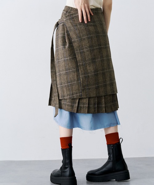 SeeSew（シーソー）の「【UNISEX】LAYERED PLEATS WRAP SKIRT/レイヤードプリーツラップスカート（スカート・レディース・ブラック/ベージュ・FREE）」の9枚目の写真