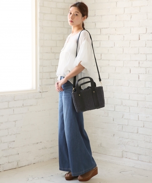 LEPSIM(レプシィム)の「ペーパーミニショルダーバッグ 743881(ショルダーバッグ・レディース・ブラック/ダークブラウン/ナチュラル/ブルー・ONE SIZE)」の5枚目の写真