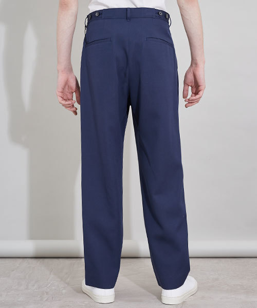 UNITED TOKYO(ユナイテッドトウキョウ)の「パイピングワイドパンツ(スラックス・メンズ・ピンク/ブラック/カーキ/ブルー・1/2/3)」の15枚目の写真