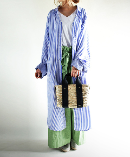 antiqua（アンティカ）の「ストライプデザインロングシャツワンピ（シャツワンピース・レディース・ブルー・FREE）」の4枚目の写真