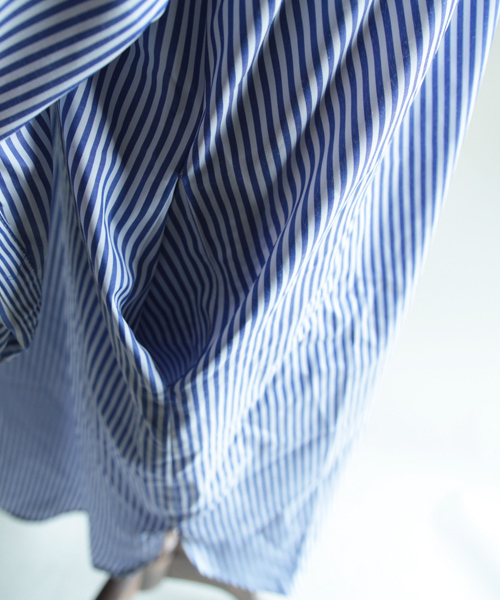 antiqua（アンティカ）の「ストライプデザインロングシャツワンピ（シャツワンピース・レディース・ブルー・FREE）」の13枚目の写真