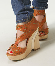 ROSE BUD | (JEFFREY CAMPBELL)CURIOUS STUDDED OPEN TOE HI WEDGE SANDAL(サンダル)