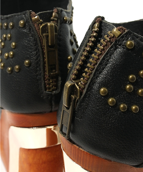 ROSE BUD（ローズバッド）の「(JEFFREY CAMPBELL)CURIOUS STUDDED OPEN TOE HI WEDGE SANDAL（サンダル・レディース・ブラック/タン・35/36/37/38）」の5枚目の写真