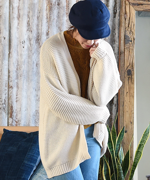 Luz Llena(ラズレナ)の「パール編みローゲージニット・ロングカーディガン(カーディガン/ボレロ・レディース・アイボリー/ブラウン/ブラック・MEDIUM)」の15枚目の写真