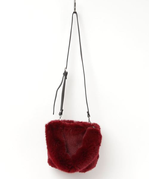 PROTCOL（プロトコル）の「PROTCOL プロトコール / 2WAYエコファーハンドルバッグ ドラムショルダーバッグ / P18B-01（ショルダーバッグ・レディース・ブラック/カーキ/マルチ/ターコイズブルー/レッド・OS）」の4枚目の写真