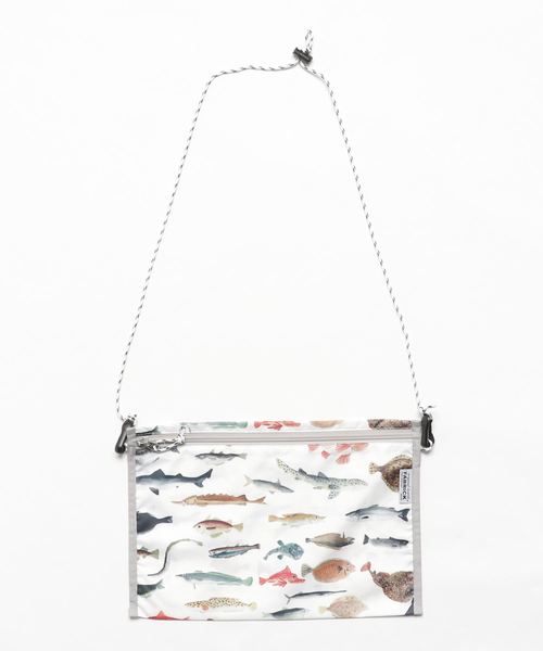 FABRICK(ファブリック)の「FABRICK Jean Jullien FLAT 2WAY POUCH L(ショルダーバッグ・メンズ・その他・FREE)」の1枚目の写真