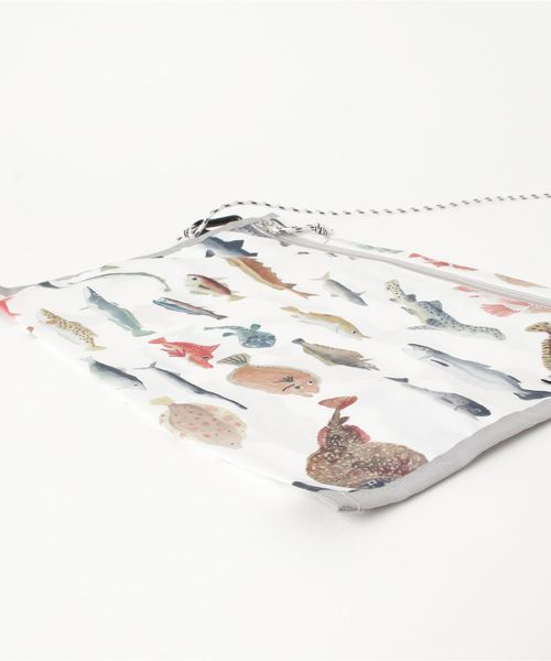 FABRICK(ファブリック)の「FABRICK Jean Jullien FLAT 2WAY POUCH L(ショルダーバッグ・メンズ・その他・FREE)」の2枚目の写真