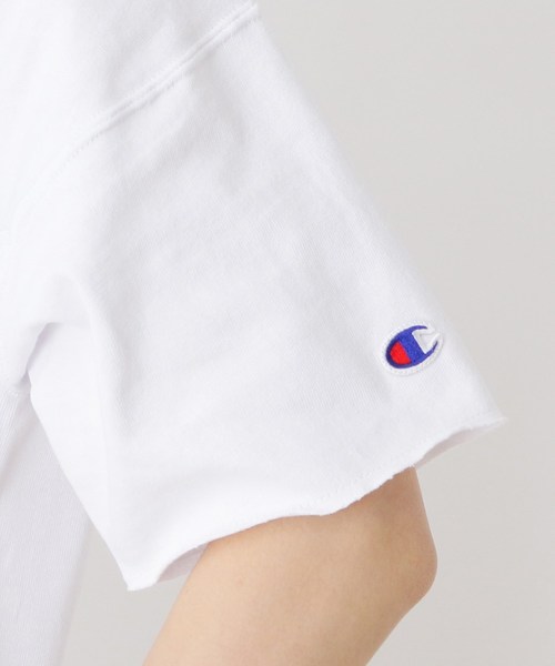 Champion(チャンピオン)の「Champion Tシャツワンピース(ワンピース・レディース・オフホワイト/ブラック・02)」の6枚目の写真