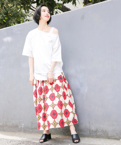 LOWRYS FARM（ローリーズファーム）の「ワンショルＴＥＥ　832504（Tシャツ/カットソー・レディース・オフホワイト/ホワイト×ブラック/チャコールグレー/パープル・FREE）」の14枚目の写真